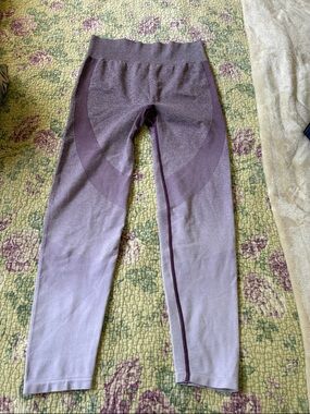 Victoria’s Secret Pink Brand Ombre Purple Leggings